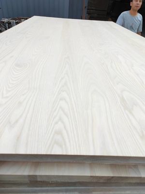 Painel de cinzas sólidas personalizado Painel de madeira sólida natural ou de pintura Conteúdo de umidade 8-12%