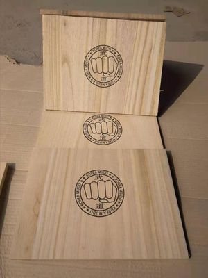 Logotipo personalizado Taekwondo Tabuleiros de ruptura de madeira Cor natural Madeira Paulownia
