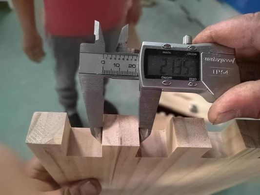 Tamanho personalizado Caixa de favo de mel natural/escurecida Caixa de colmeia de painel de pinho com quatro quadros