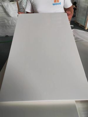 Cores personalizadas Painéis decorativos de madeira de folha de pinho para capacidade de solução de projetos