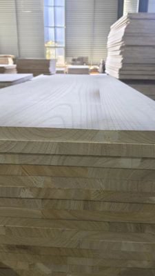 Teor de humidade 8%-12% Painel de madeira maciça Paulownia Madeira M3 para decoração de escritório em casa