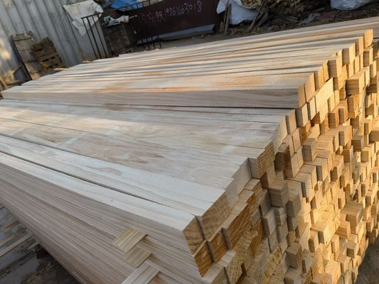 Mobiliário de interior Pinheiro da Zelândia Pinheiro radiante Pinheiro quadrado Lamas de madeira sólida Tabuleiro AA AB BB
