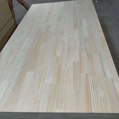 Radiata Pine Wood Finger Joint Boards de madeira para solução de projetos internos