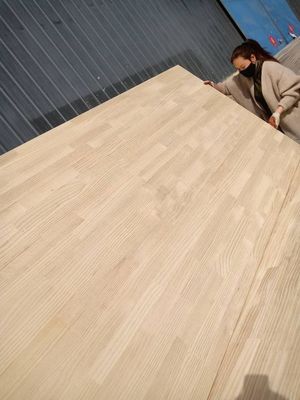 Radiata Pine Wood Finger Joint Boards de madeira para solução de projetos internos