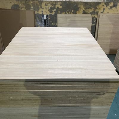 910 x 910 mm Taxa personalizada Painel de madeira de pinheiro com textura natural