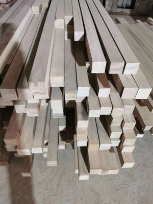 Tamanho personalizado Faixas de madeira Paulownia para decoração 18mm x 18mm comprimento 2500mm
