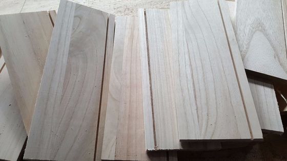 Edifícios Mobiliário de construção Paulownia Painel de madeira maciça com 300 kg/m3 Densidade