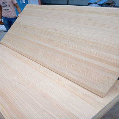 Estilo de Design Tradicional Folhas de Madeira de Pinheiro da Zelândia Com Densidade 480-550kg/M3
