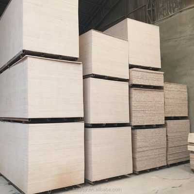 Painel de madeira de abeto contemporâneo com teor de umidade de 8-12% 1220*2440mm
