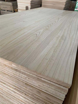 Moderno design Paulownia Placa sólida Largura 100-1220mm para aplicações decorativas