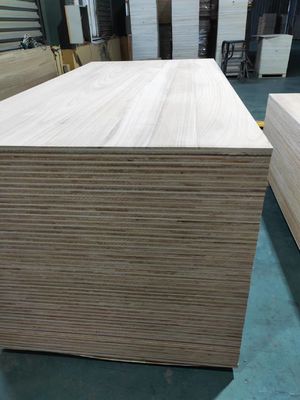 Painéis de revestimento de carvalho branco de madeira maciça de paulownia para produção de móveis