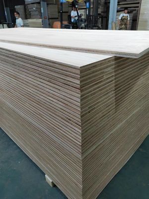FSC 100% Certificado Painéis de mobília multicamadas com material de tabuleiro de madeira Paulownia