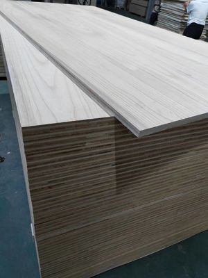 Placas de mobiliário de duas camadas com madeira de Paulownia e painéis de madeira de alta densidade