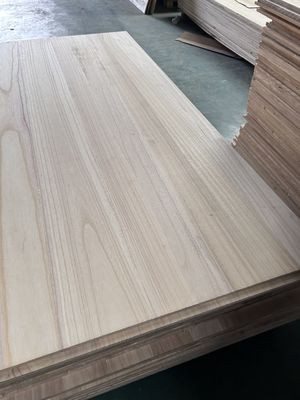 Teor de humidade 8%-12% Painel de madeira maciça para mobiliário Melhor Painel de madeira Paulownia