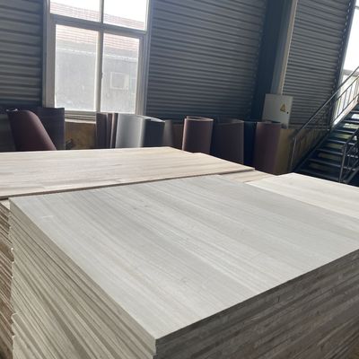 Fabricação de madeira em casa Densidade 8 mm Tábuas de madeira Paulownia com Densidade 280-300kgs/cbm