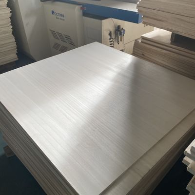 Fabricação de madeira em casa Densidade 8 mm Tábuas de madeira Paulownia com Densidade 280-300kgs/cbm