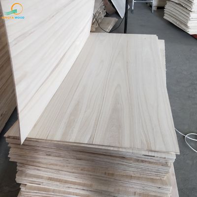 Painéis modernos de madeira maciça Paulownia Painel de madeira com teor de umidade de 8% a 12%