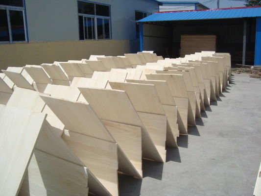 Conteúdo de umidade 8%-12% Tabuleiro de madeira Paulownia para design contemporâneo